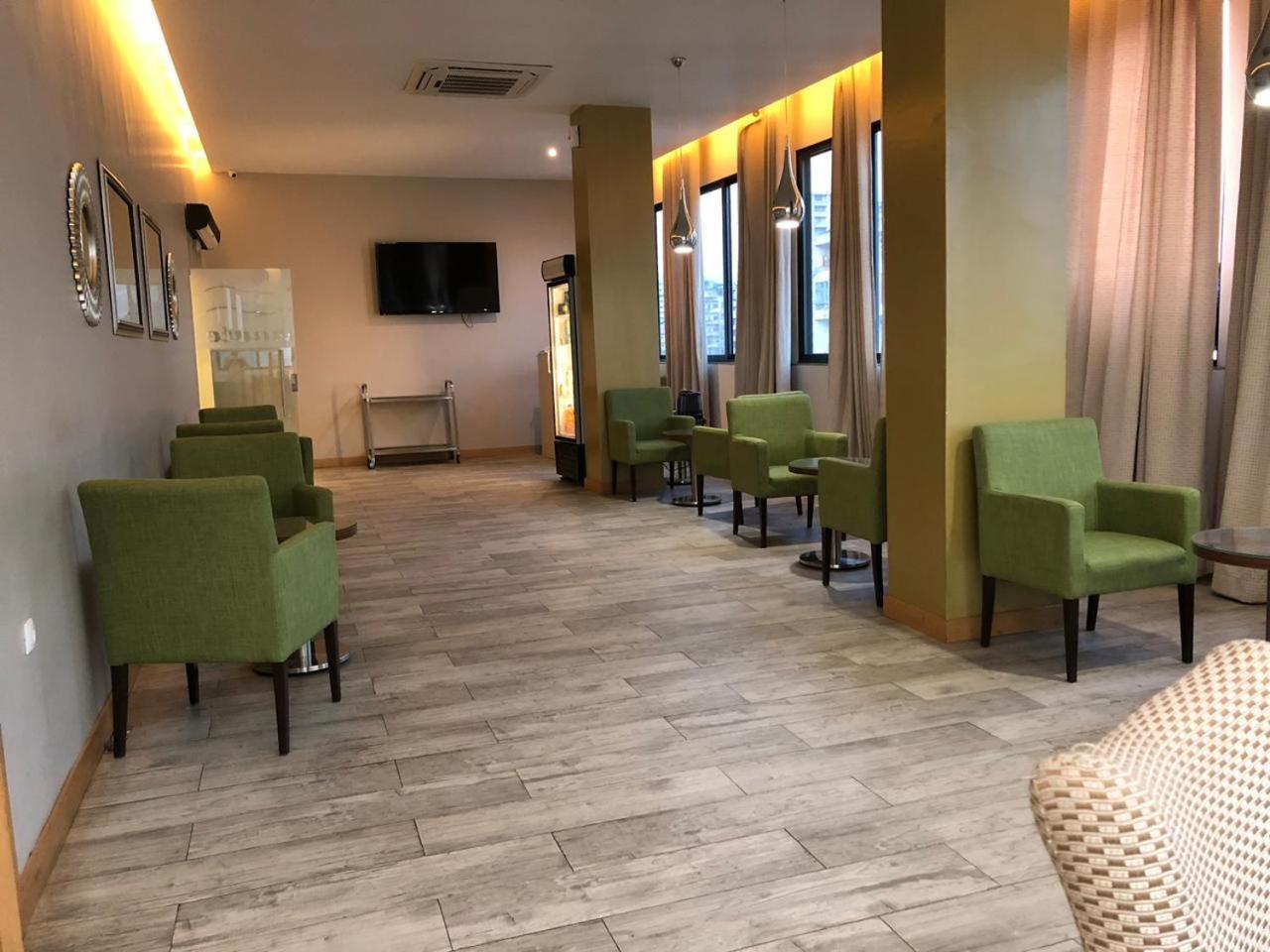 Blu Sky Hotel Maputo Buitenkant foto